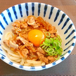 汁なし豚玉うどん